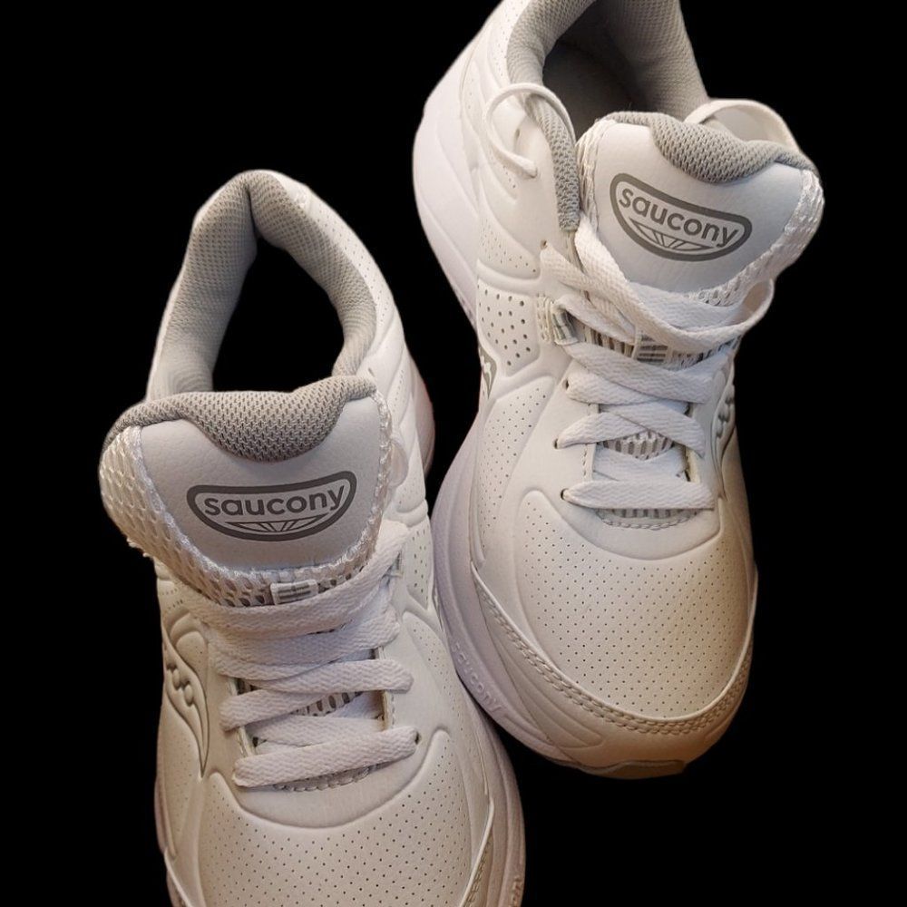 Saucony Grid Momentum White Walking Shoe Women's Size 6M - Picture 2 of 5